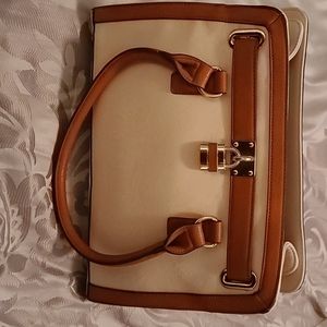 Cream and tan shoulder bag